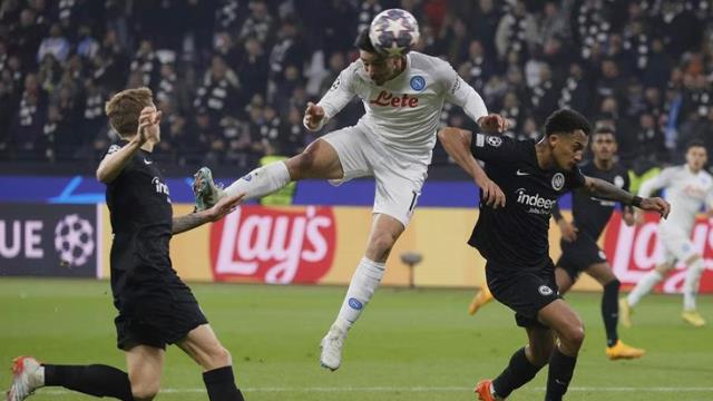 UEFA'dan deplasman yasağı! Frankfurt taraftarları Napoli mücadelesine alınmayacak