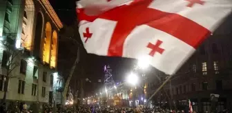 Gürcistan'da tartışmalı yasa tasarısı parlamentoda oylanarak geri çekildi