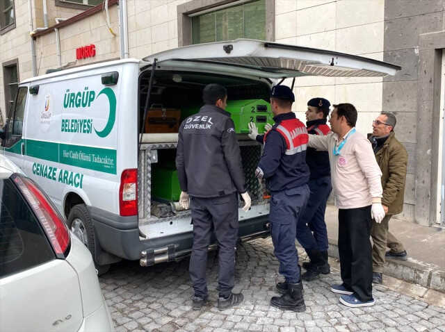 Balayına giden yeni evli çift, otel odasında ölü bulundu Balayına giden yeni evli çift, otel odasında ölü bulundu