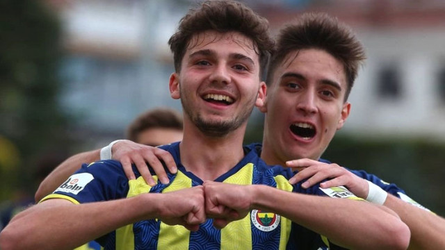 Fenerbahçe'den babasının aldığı kulübe transfer olan Eren Bayraktar, ilk resmi maçına çıktı