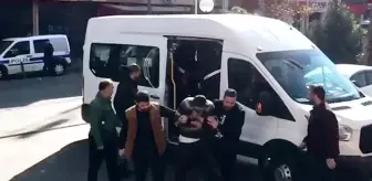 Manisa'da cinayet şüphelileri adliyeye sevk edildi