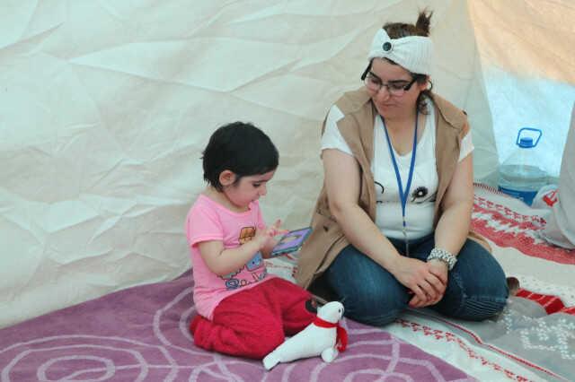 Depremden hemen önce eşi ve küçük kızını evden kovdu! Onlar kurtuldu, kendisi enkaz altında kaldı