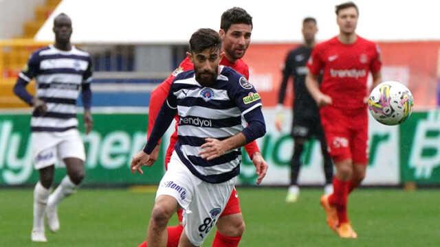 İstanbul'da puanlar bölüşüldü! Kasımpaşa sahasında Ümraniyespor'la 1-1 berabere kaldı İstanbul'da puanlar bölüşüldü! Kasımpaşa sahasında Ümraniyespor'la 1-1 berabere kaldı