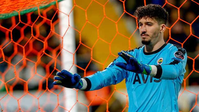 Son Dakika: Fenerbahçe, Altay Bayındır ile 4 yıllık yeni sözleşme imzaladı Son Dakika: Fenerbahçe, Altay Bayındır ile 4 yıllık yeni sözleşme imzaladı