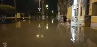 İskenderun'da denizin yükselmesi sonucu su baskını