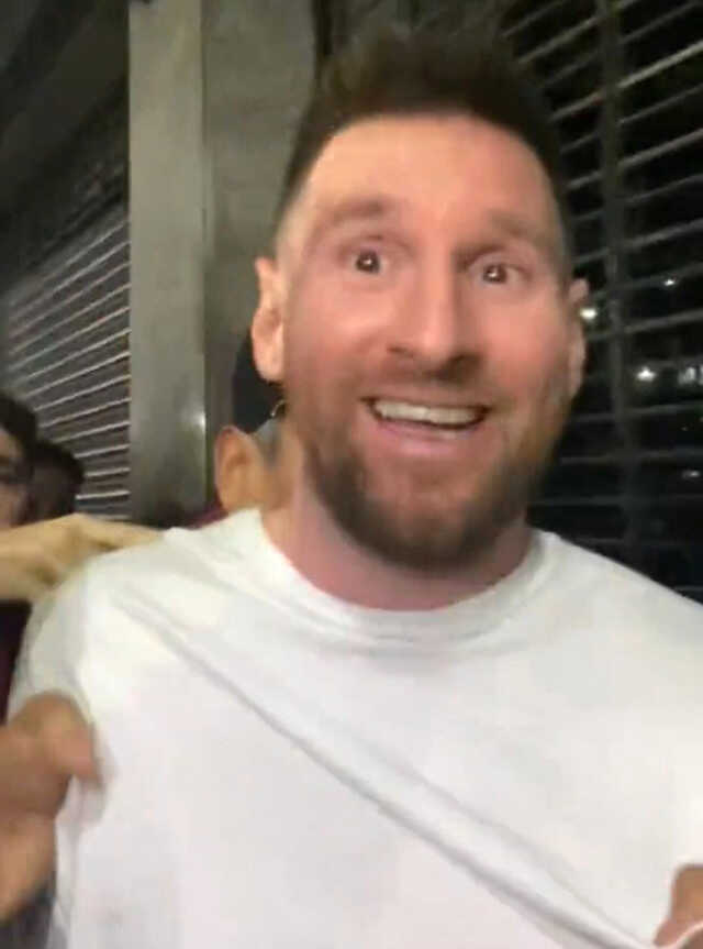 Restoranın etrafını kuşattılar! Lionel Messi, Arjantin'de canını zor kurtardı