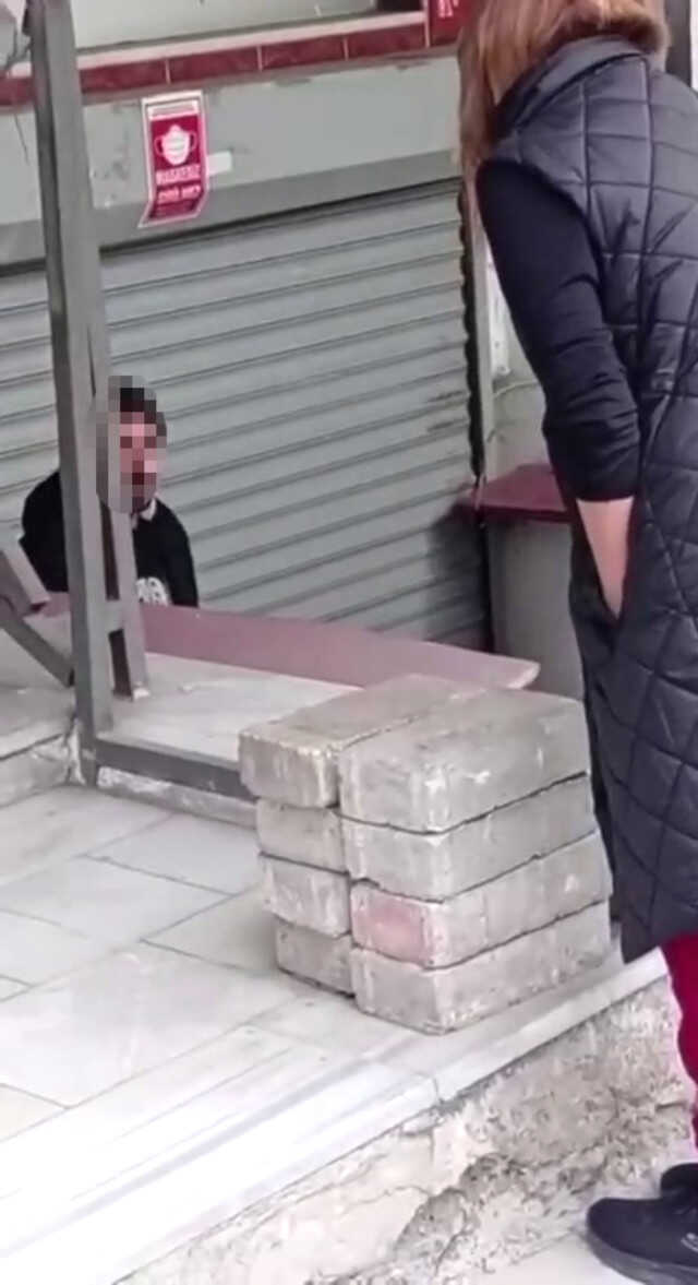 Eşi ile ilişkisi olduğunu düşündüğü şahsı takip ederek başından vurdu Eşi ile ilişkisi olduğunu düşündüğü şahsı takip ederek başından vurdu