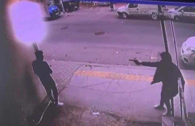 'Eşimle ilişkisi vardı' dediği kişiyi sokak ortasında öldürüp polisi bekledi