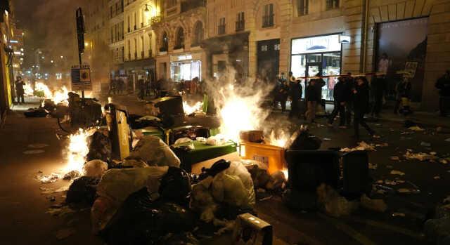 Fransa'daki protestolarda polisten göstericiye yumruk! Görüntü emniyeti harekete geçirdi