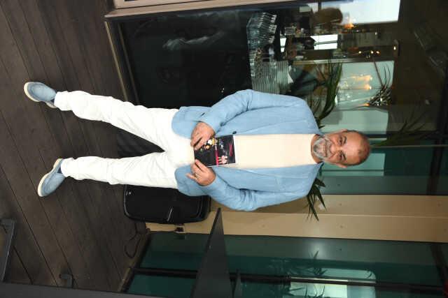 Gerçek Amerika'yı 'Karanlık yollar' isimli kitabında anlattı