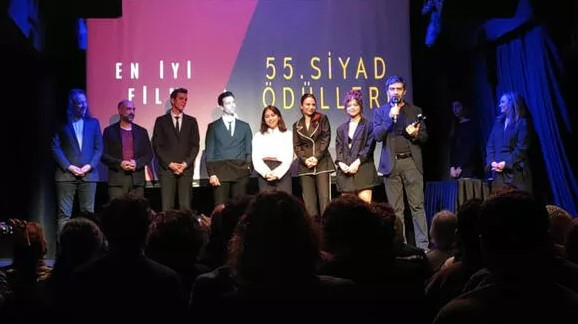 'SİYAD 55. Türk Sineması Ödülleri sahiplerini buldu! Kurak Günler ekibi 6 ödül birden aldı