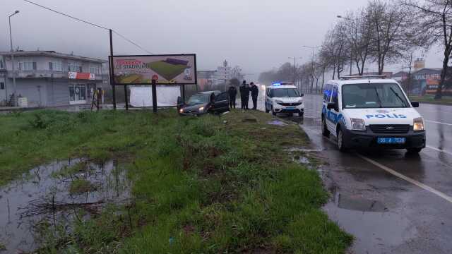 Evine 200 metre kala kalp krizi geçirip kaza yapan sürücü hayatını kaybetti Evine 200 metre kala kalp krizi geçirip kaza yapan sürücü hayatını kaybetti