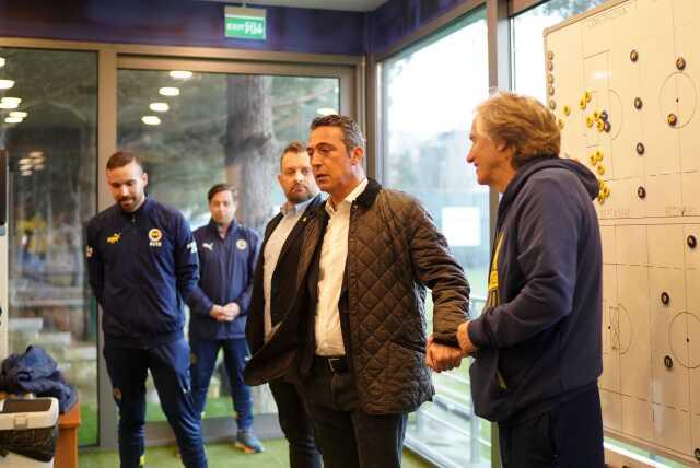 Fotoğraftaki detay Fenerbahçe'de olacakların habercisiydi! Jorge Jesus sistem değişiyor