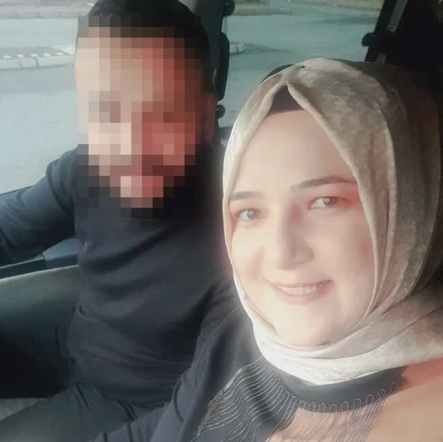 Oğlunu kurtarmak için alevlerin arasına dalan anne hayatını kaybetti Oğlunu kurtarmak için alevlerin arasına dalan anne hayatını kaybetti