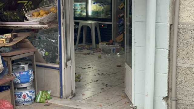 Üsküdar'da tacize uğradığını iddia eden 15-16 yaşındaki genç kız bakkalı bıçakladı Üsküdar'da tacize uğradığını iddia eden 15-16 yaşındaki genç kız bakkalı bıçakladı