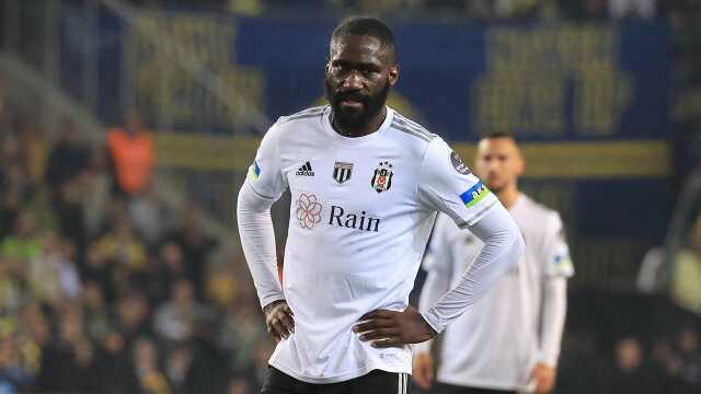 Beşiktaş, Masuaku'nun transferi için West Ham United ile her konuda anlaşmaya vardı