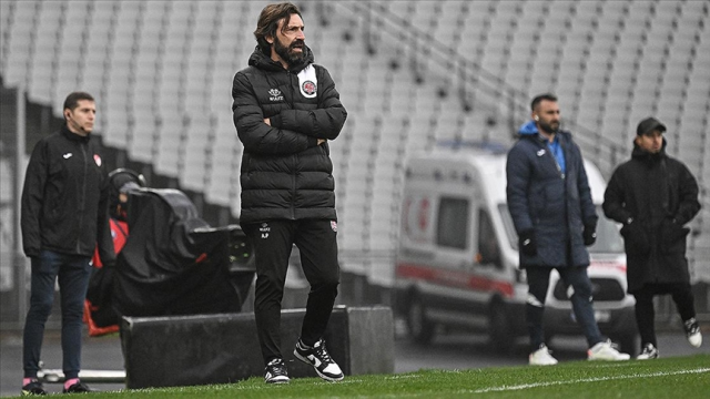 Fatih Karagümrük'ün hocası Andrea Pirlo, Trabzonspor'un teklifini reddetti