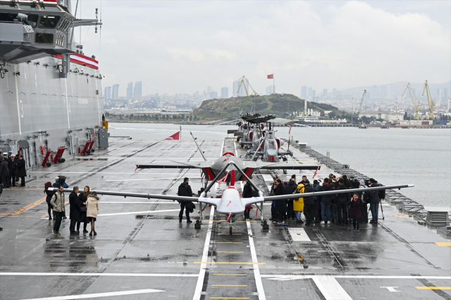 Dünyanın ilk SİHA gemisi TCG Anadolu yarın halkın ziyaretine açılıyor