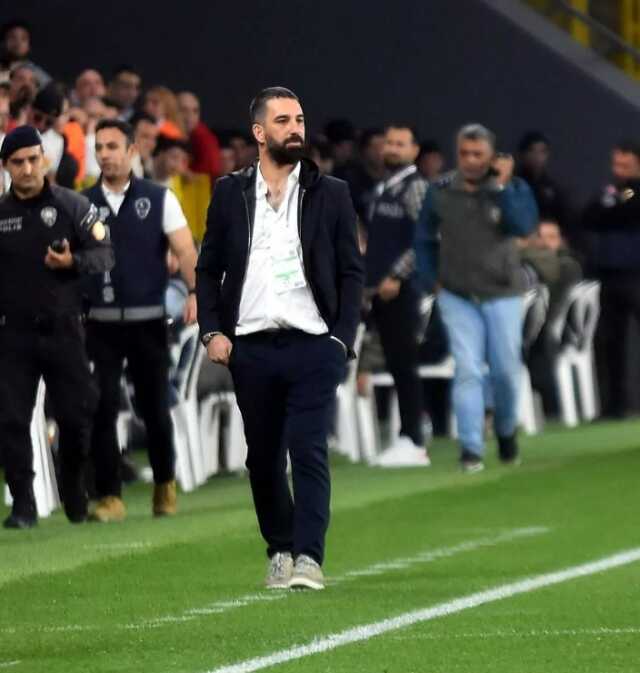 Arda Turan'ın teknik direktörlük kariyerindeki ilk maçında Eyüpspor'un istatistiği olay oldu Arda Turan'ın teknik direktörlük kariyerindeki ilk maçında Eyüpspor'un istatistiği olay oldu