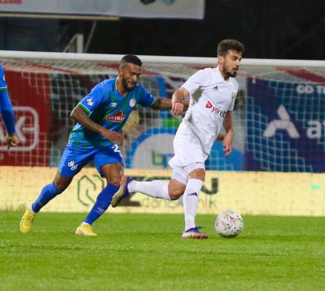 Bolu engelini rahat geçtiler! Çaykur Rizespor'dan Süper Lig yolunda dev adım Bolu engelini rahat geçtiler! Çaykur Rizespor'dan Süper Lig yolunda dev adım