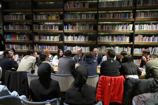 Cumhurbaşkanı Erdoğan: İngiltere denizaltı yaptırma konusunda işbirliği istiyor Cumhurbaşkanı Erdoğan: İngiltere denizaltı yaptırma konusunda işbirliği istiyor