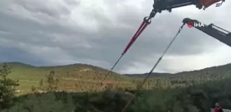 Şarampole uçan beton mikseri kurtarıldı