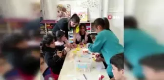 Depremzede öğretmen adayı çocuklarla iyileşiyor