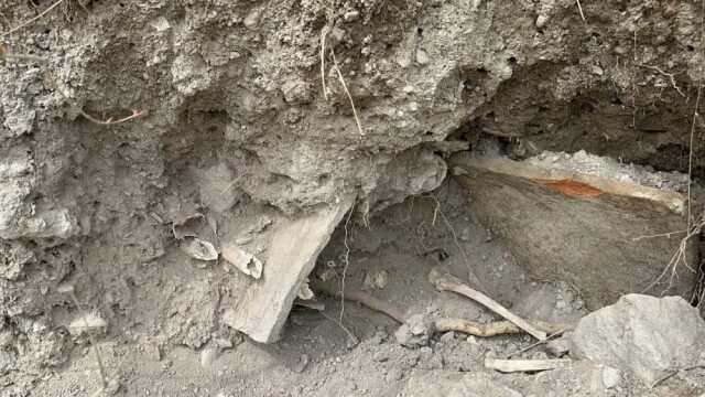 İznik'te Bizans dönemine ait mezar ve insan kemikleri bulundu İznik'te Bizans dönemine ait mezar ve insan kemikleri bulundu