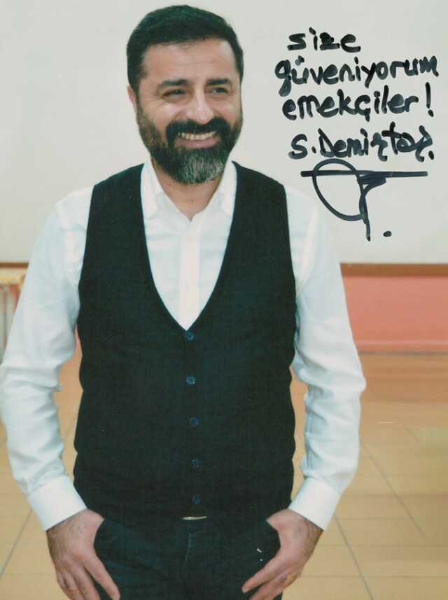 Selahattin Demirtaş cezaevinden yeni fotoğraf paylaştı: Size güveniyorum emekçiler Selahattin Demirtaş cezaevinden yeni fotoğraf paylaştı: Size güveniyorum emekçiler