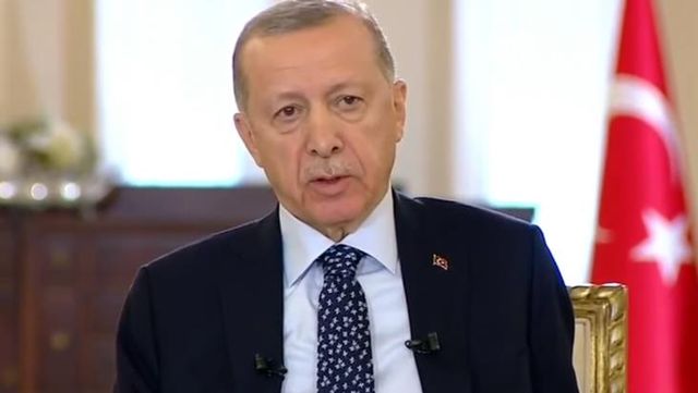 20 dakikalık aranın ardından canlı yayına dönen Cumhurbaşkanı Erdoğan'dan ilk açıklama: Ciddi manada üşüttüm
