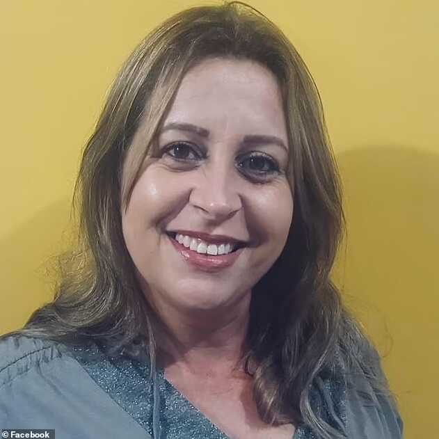 65 yaşındaki belediye başkanı, 16 yaşındaki güzellik kraliçesiyle evlendi 65 yaşındaki belediye başkanı, 16 yaşındaki güzellik kraliçesiyle evlendi