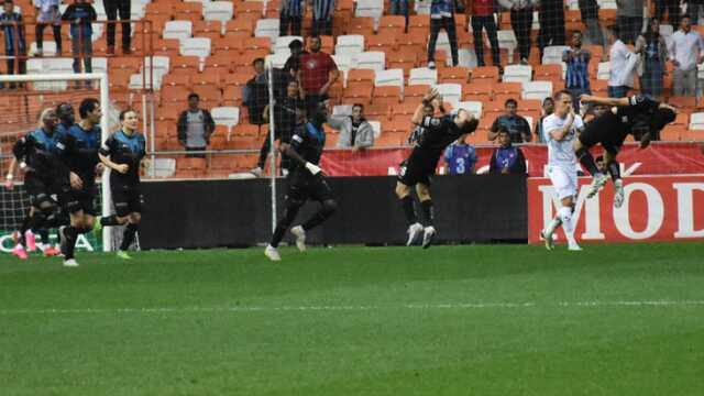 Süper Lig'de bol gollü çılgın maç! Düelloyu Adana Demirspor kazandı