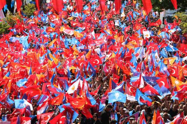 Son Dakika! Cumhurbaşkanı Erdoğan'dan İmamoğlu'na taşlı saldırıyla ilgili ilk yorum: Kendi kendilerine provokasyon çıkarıyorlar