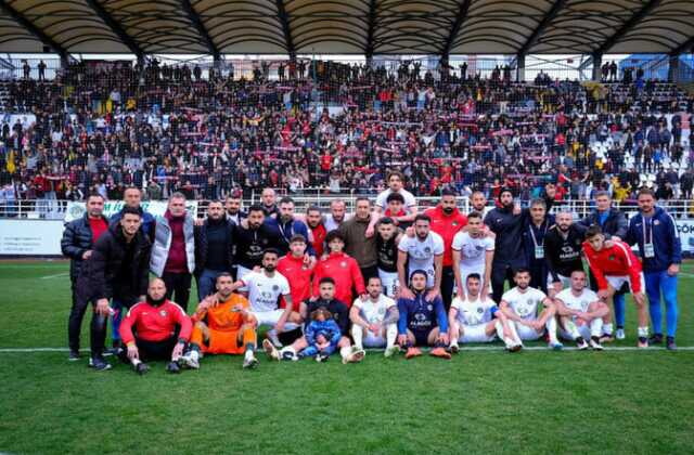 Efsane kulüp Kocaelispor, TFF 1. Lig'e yükseldi! Bir zafer de Çorum FK yaşadı Efsane kulüp Kocaelispor, TFF 1. Lig'e yükseldi! Bir zafer de Çorum FK yaşadı