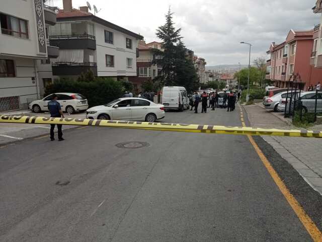 Akli dengesi bozuk şahıs dehşet saçtı: Kız kardeşini öldürdü, erkek kardeşini yaraladı Akli dengesi bozuk şahıs dehşet saçtı: Kız kardeşini öldürdü, erkek kardeşini yaraladı