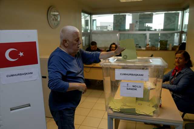 2. tur seçimlerinde yurt dışı ve gümrüklerde kullanılan oy sayısı rekor kırdı 2. tur seçimlerinde yurt dışı ve gümrüklerde kullanılan oy sayısı rekor kırdı