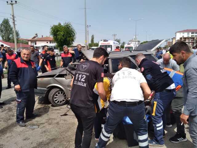 Seçim günü korkunç kaza! Biri bebek 3 kişi hayatını kaybetti, 2 kişi yaralandı