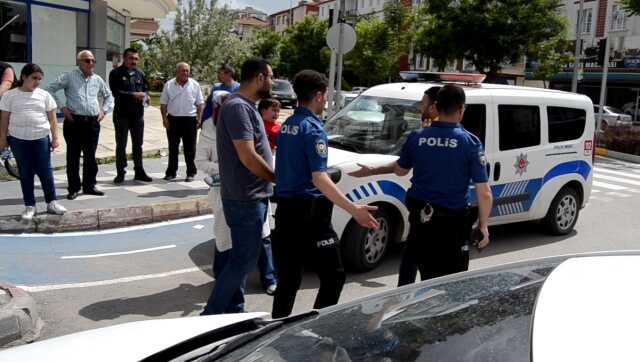 Koyun can derdinde kasap et derdinde! Kaza yapan eşini unutup 'Arabam gitti' diye aracı tekmeledi