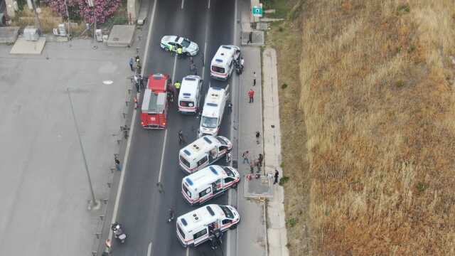 Tünele giren tır alev alev yandı! 17 kişi yaralandı Tünele giren tır alev alev yandı! 17 kişi yaralandı
