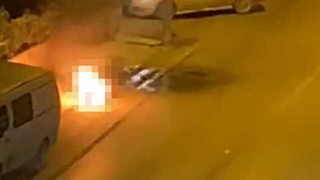 Muğla'da dehşete düşüren olay: Sevgilisiyle tartışan şahıs kendini ateşe verdi Muğla'da dehşete düşüren olay: Sevgilisiyle tartışan şahıs kendini ateşe verdi