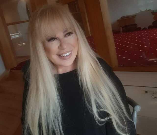 Zerrin Özer, 14 yıllık aranın ardından albüm çıkarıyor