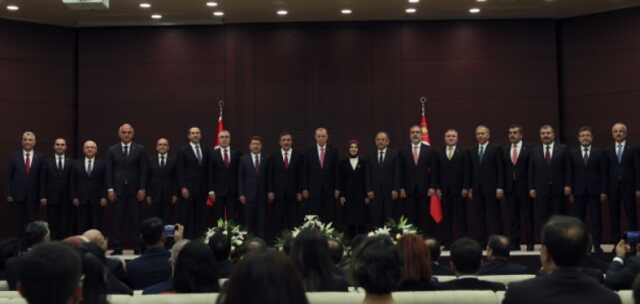 Yeni kabine kim? Kimler bakan oldu? Yeni kabinede kim bakan oldu? Kabine açıklandı mı?