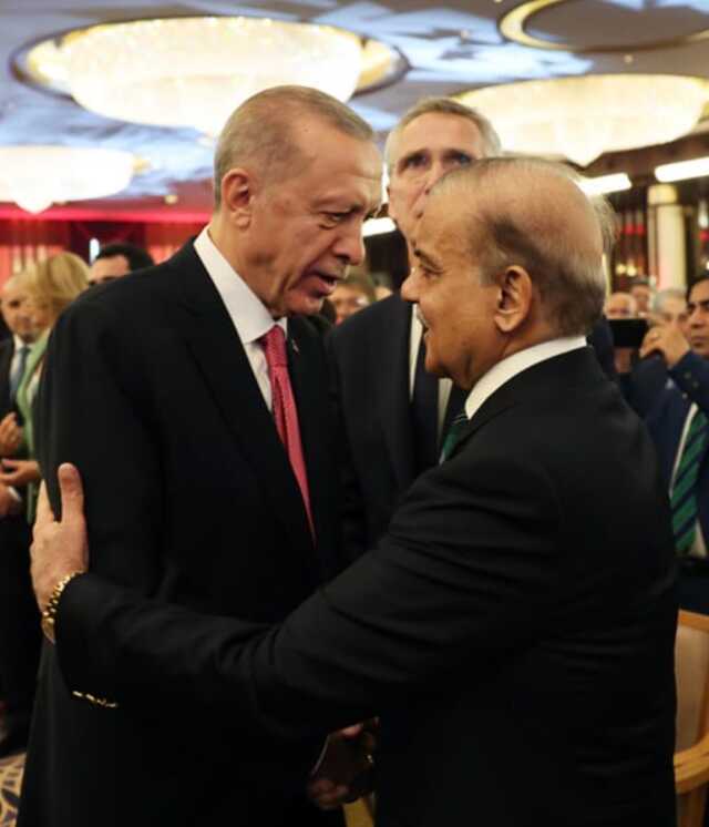Pakistan Başbakanı, Türkiye Cumhurbaşkanı Recep Tayyip Erdoğan'ın Ankara'daki göreve başlama törenine katıldı Pakistan Başbakanı, Türkiye Cumhurbaşkanı Recep Tayyip Erdoğan'ın Ankara'daki göreve başlama törenine katıldı