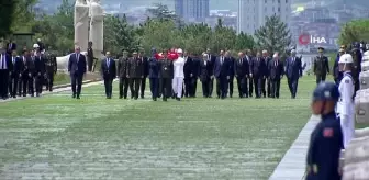 Cumhurbaşkanı Erdoğan ve yeni kabine üyeleri Anıtkabir'i ziyaret etti