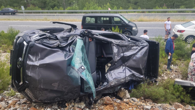 Trafik kazasında yaralanan Nihat Zeybekci'den ilk açıklama: Gayet iyiyiz, merak etmeyin