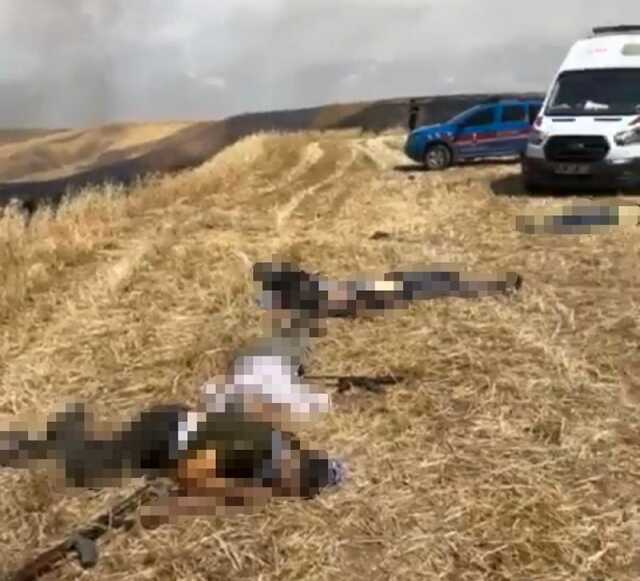 Diyarbakır'daki arazi kavgasında traktörlere isabet eden mermilerin görüntüsü dehşeti gözler önüne serdi Diyarbakır'daki arazi kavgasında traktörlere isabet eden mermilerin görüntüsü dehşeti gözler önüne serdi