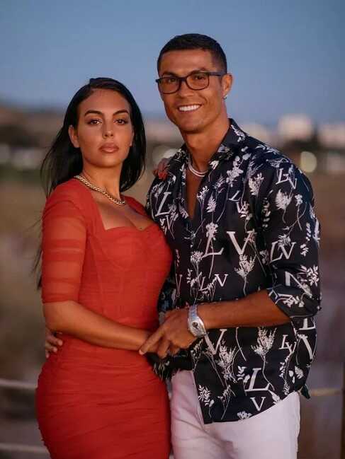 Ronaldo'nun vay haline! Sevgilisi ile imzaladığı sözleşme servet kaybettirecek