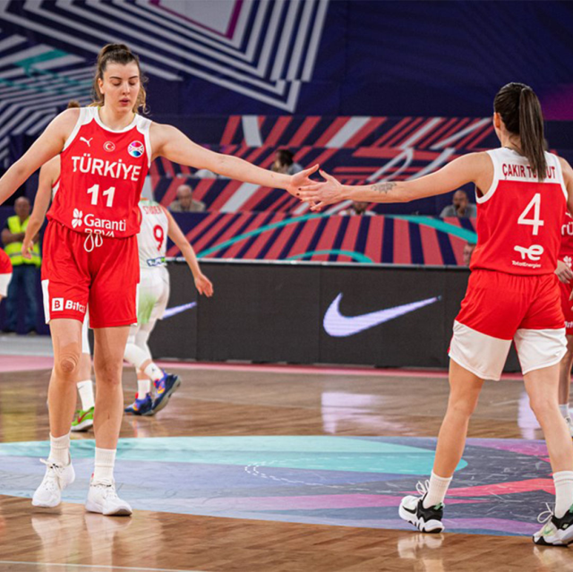 A Milli Kadın Basketbol Takımı, Avrupa Şampiyonası'nda ilk galibiyetini Macaristan'dan aldı