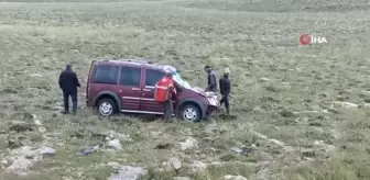 Sivas'ta Takla Atan Araçtan Yaralı Kurtuldu, Hastanede Hayatını Kaybetti