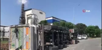 Çerkezköy'de Odun Talaşı Yüklü Tır Devrildi: 1 Yaralı